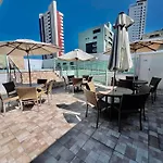 Flat Com 2 Qts Prox A Praia, Shoppings, Mercados, Restaurantes E Padarias